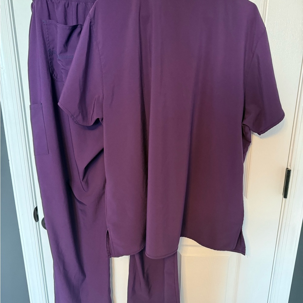 Carhartt Force Modern Fit Deep Purple Scrub Set - Picture 5 of 9